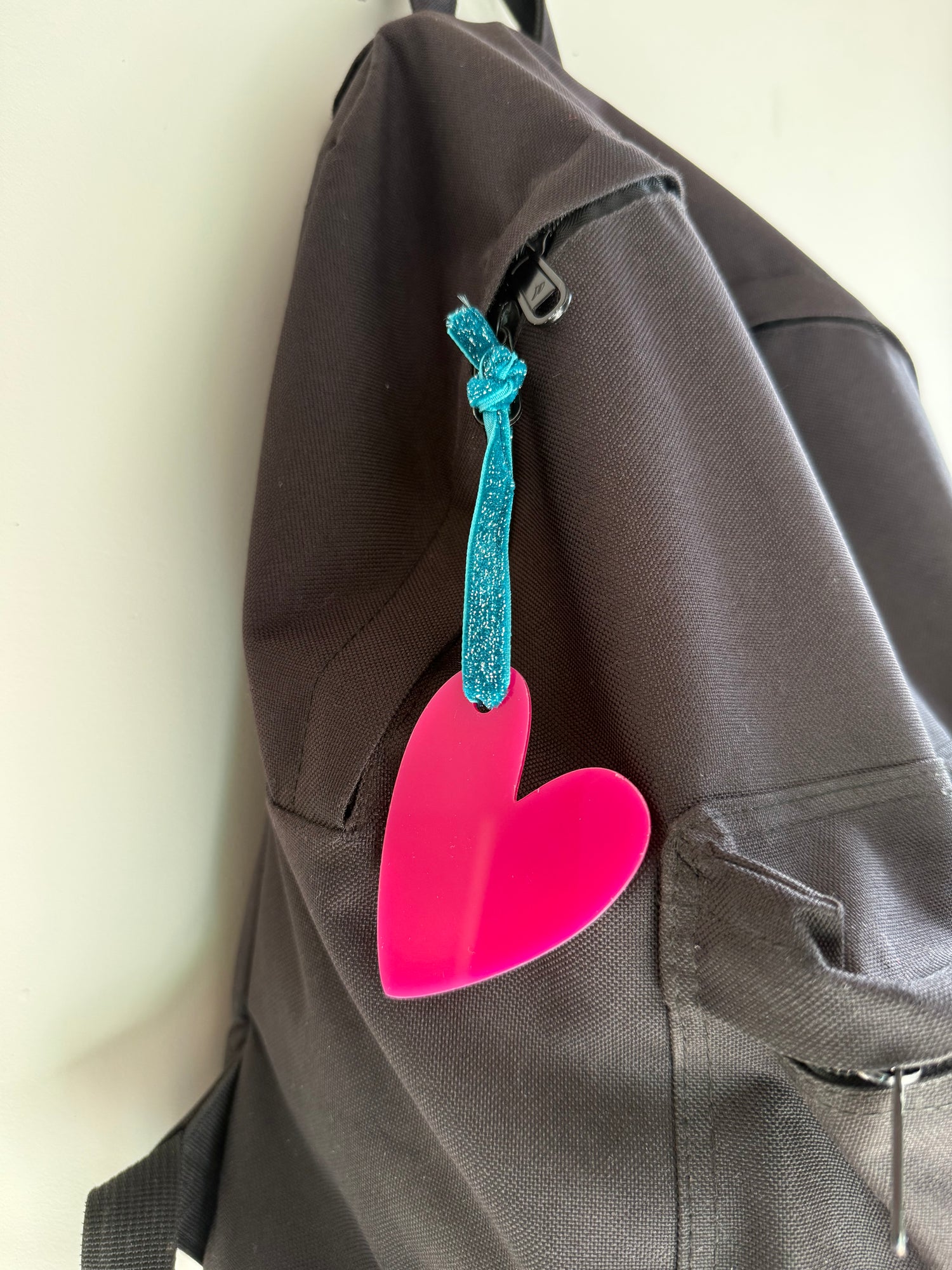 Hartje tashanger, kerstboomhanger, paastakhanger acryl