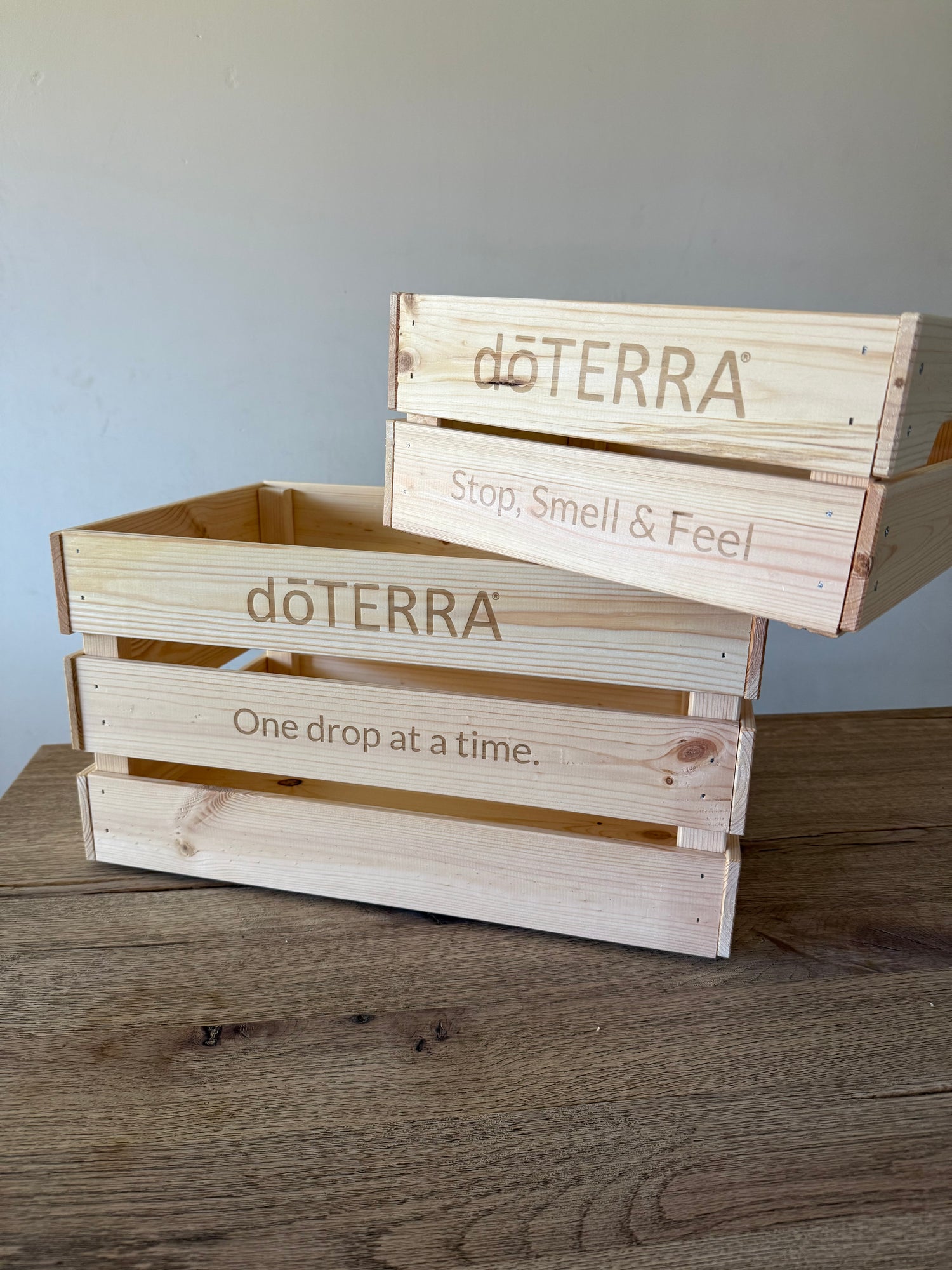 Houten krat met tekst