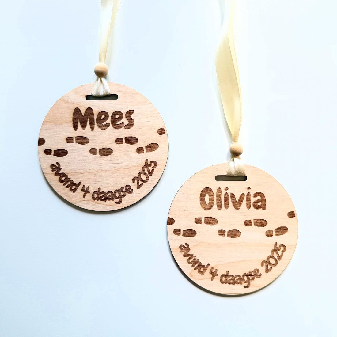Houten avond vierdaagse medaille met naam