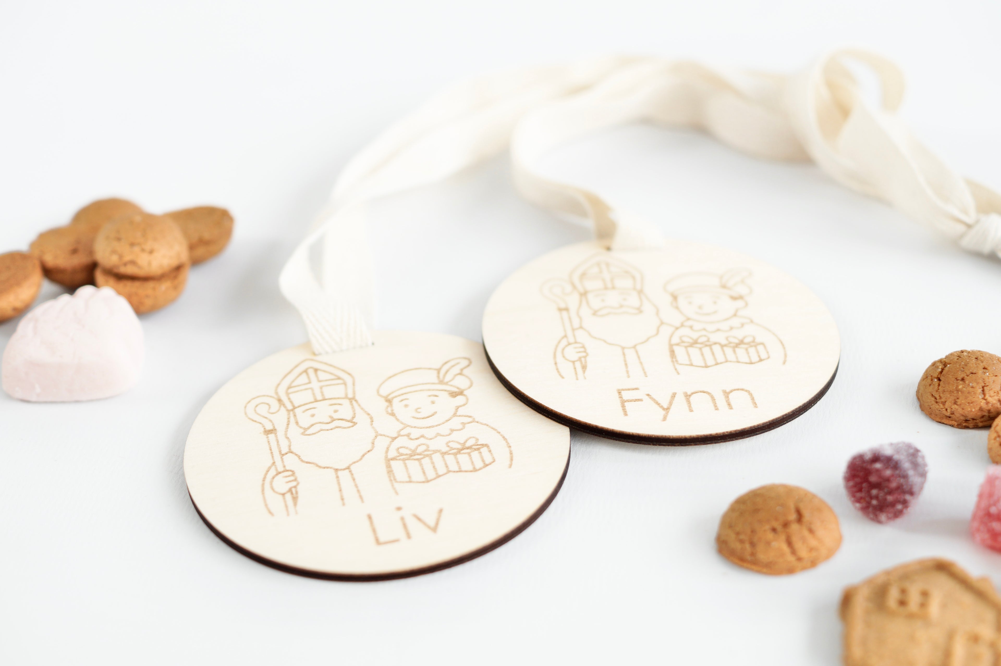 Sinterklaas en piet medailles met naam